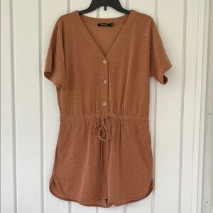 Doe & Rae Textured V-Neck Romper in Rust